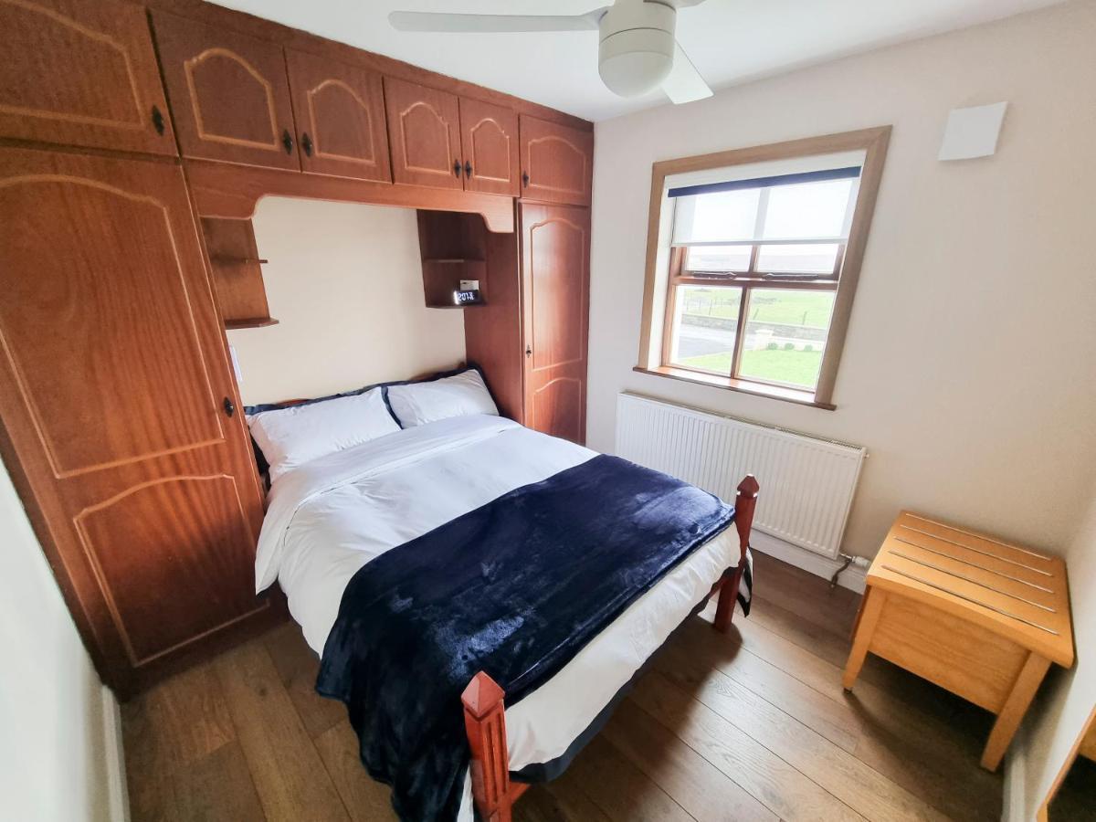 3 Bed Renovated Cottage Carramore Lake, Belmullet Баллина Экстерьер фото